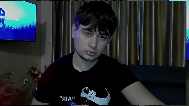 Alejandro_Ellias live cam on StripChat