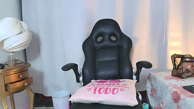 LunaSantanaa live sex cam