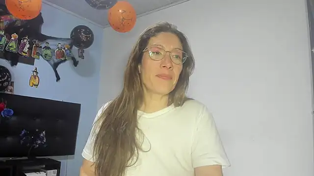 kaylaMinov_ webcam