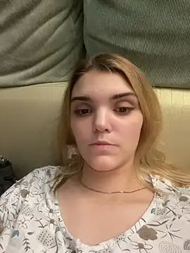 FlirtyLolaa webcam