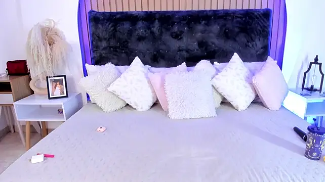 Karlagonzales_ live cam on StripChat