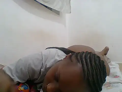 hotty_assy live cam on StripChat