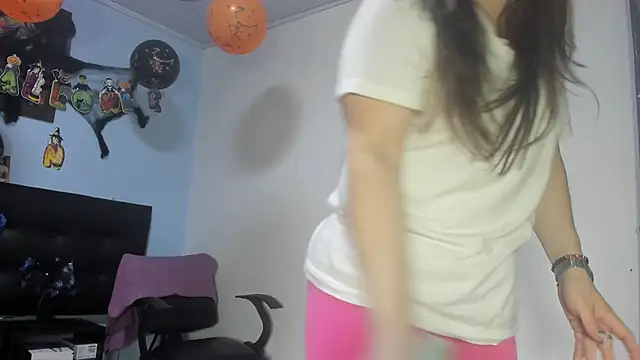 kaylaMinov_