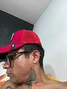 AARON_HO live sex cam