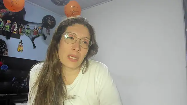 kaylaMinov_ webcam