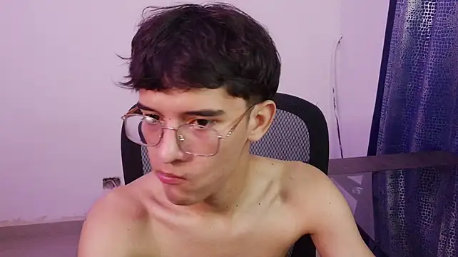 noah_millerx webcam