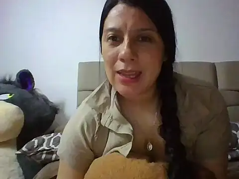 Yessilove111 webcam