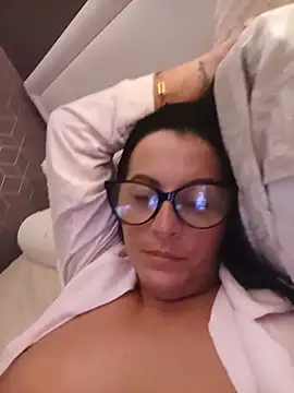 VelvetNaughty-Shem webcam