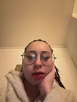 queenlo_xxx webcam