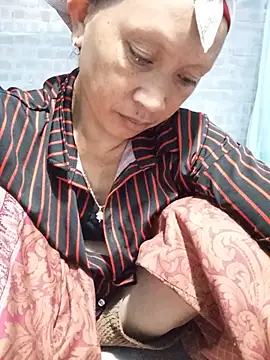 Linda-04 webcam