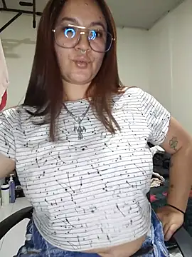 samm_curvy