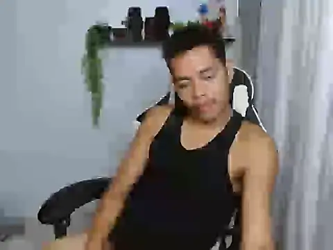curlyasian_njxx live cam on StripChat