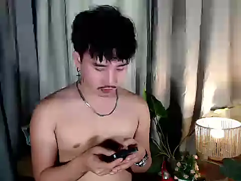 Bhemore24 live cam on StripChat