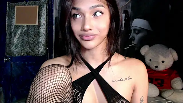itsmekarinaaa live cam on StripChat