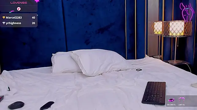 tenny_shy live cam on StripChat