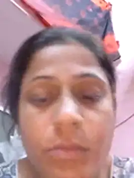 Varsha_96 live cam on StripChat