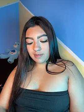 Laulin_TayyyX live cam preview