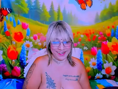 indianroxy webcam