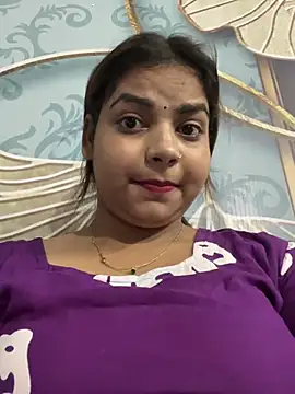 Aayra_Joshi live cam on StripChat