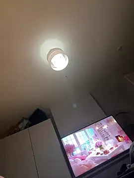 sexyBrunettex1 webcam