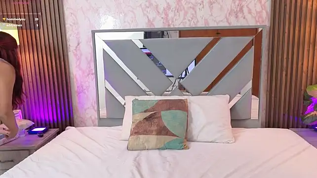 Little_Saraa18 webcam