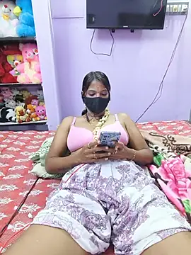 Tamil_Ishu live cam on StripChat