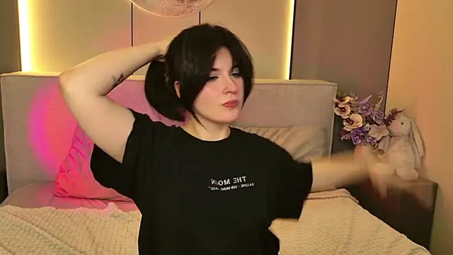 Milana_Bold webcam