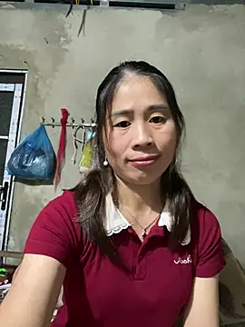 tinacum012 live cam on StripChat