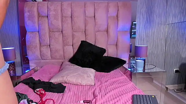 nina_wal live cam on StripChat