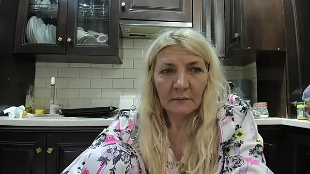 ButterflyBlondie live cam preview
