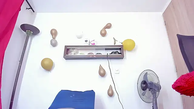 miaroberts69 live cam preview