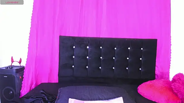 cutenaked_8 webcam
