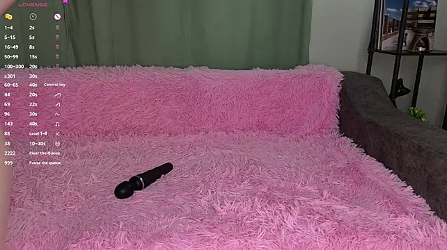 EllieDul webcam
