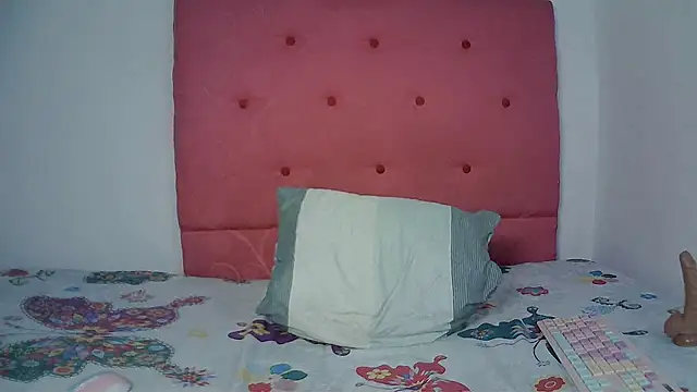 Mia_Suarez7 webcam