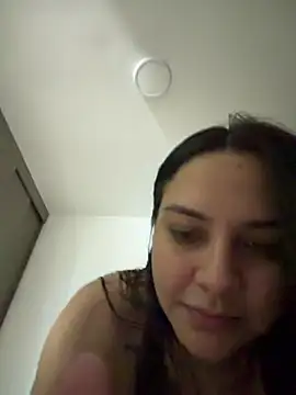 Arya_Brown_ webcam