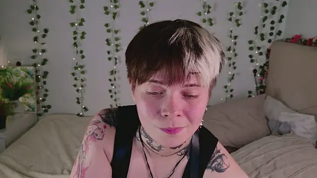 Kitty_Ollive live cam preview