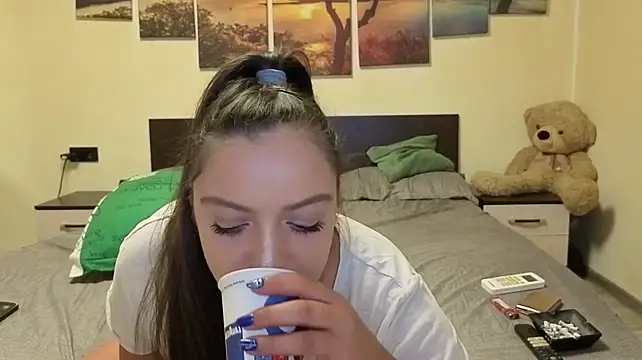 adelline live cam preview
