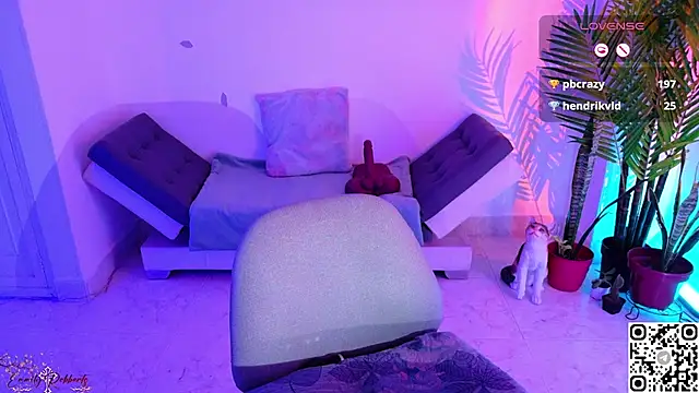 Emmi_Roberts webcam