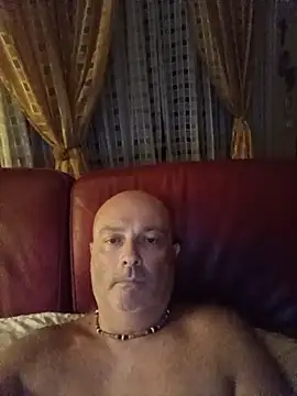 Alexis_Bull live cam on StripChat