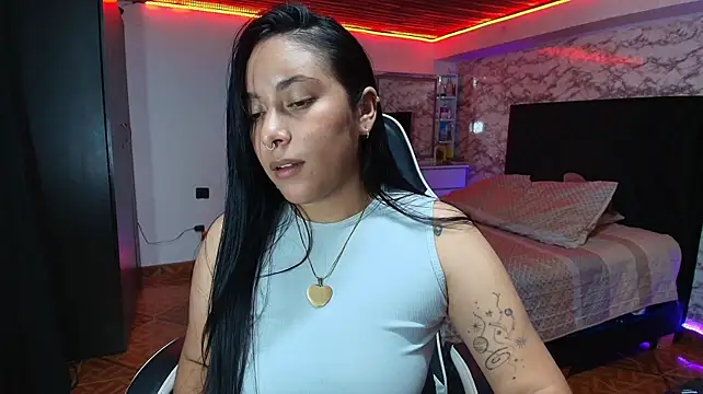 Camila_IRoose webcam