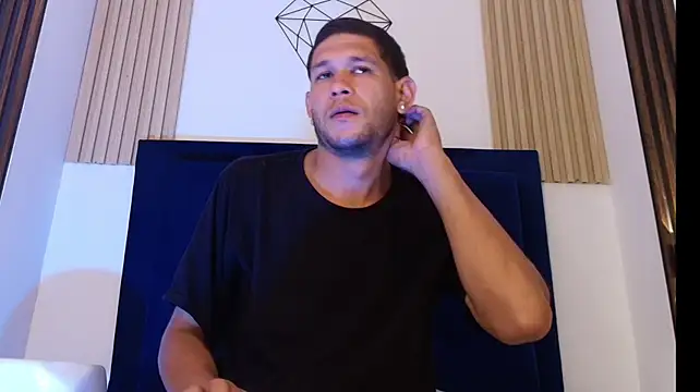 Justin_Royers live cam on StripChat
