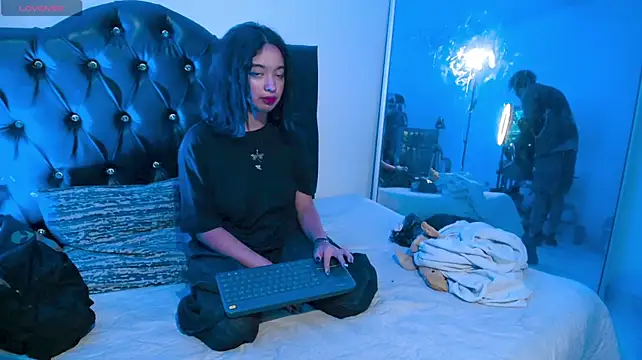 lex_two_ webcam