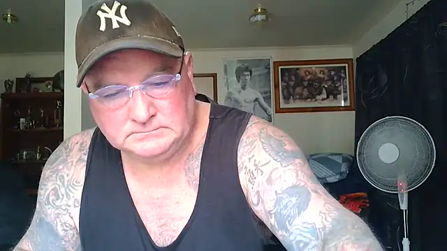 KINKYBLUEYES69