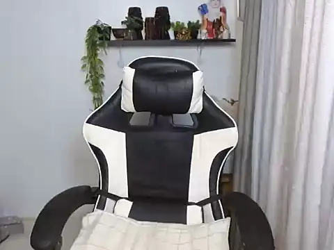 curlyasian_njxx webcam