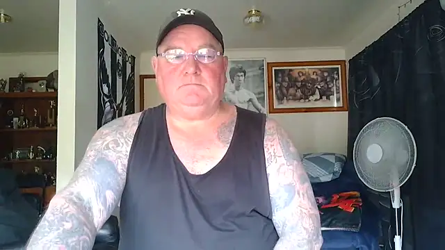 KINKYBLUEYES69