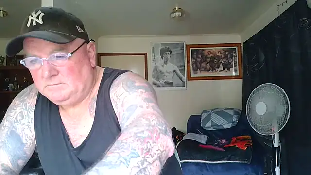 KINKYBLUEYES69