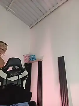 ShainaMonroe webcam