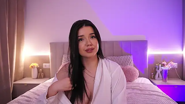 LaraAnnee webcam