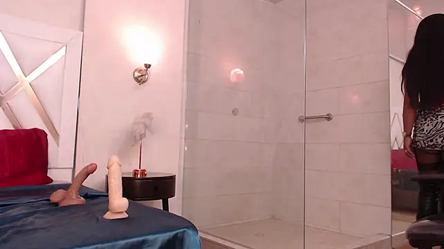 Sky_Collins_ live cam preview