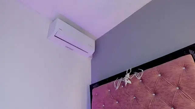 JulianaCarter webcam